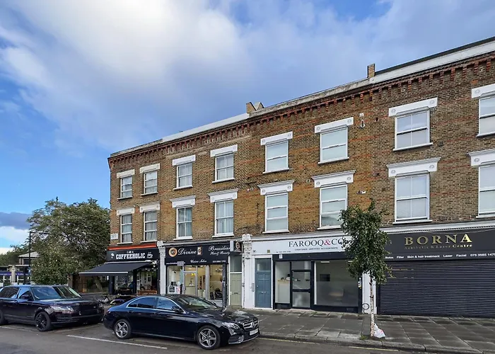 Flat In Queens Park
